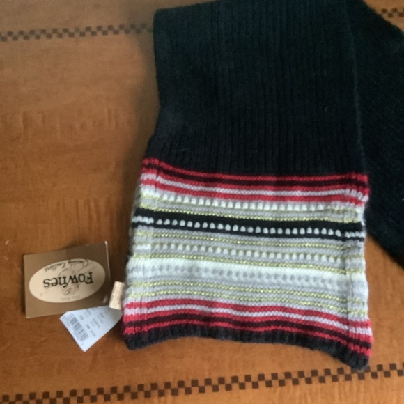 Fownes NWT Black Rectangular Winter Scarf with Striped Ends - Picture 6 of 11